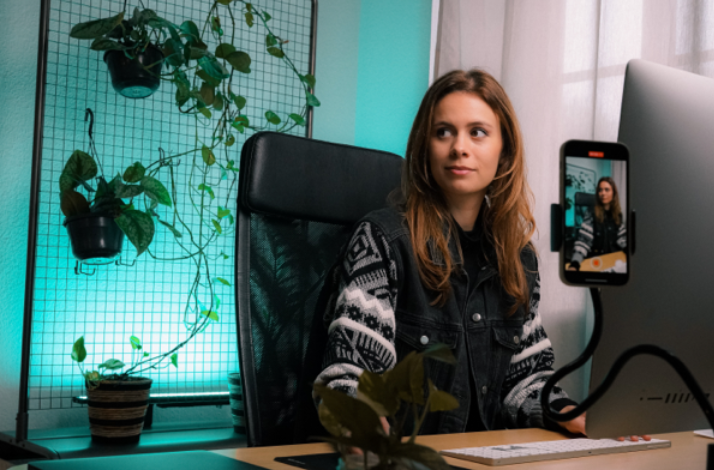 How YouTube Views Turn Casual Viewers Into Loyal, Returning Fans