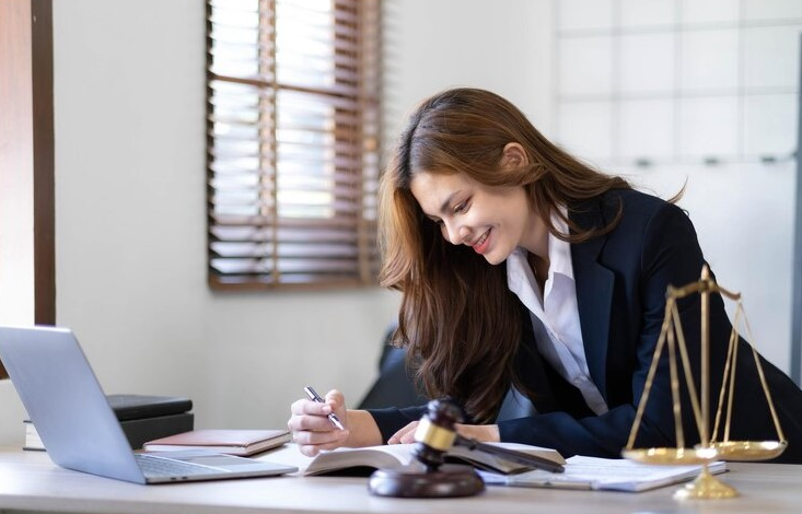 Why Local Law Firms Should Hire an SEO Agency